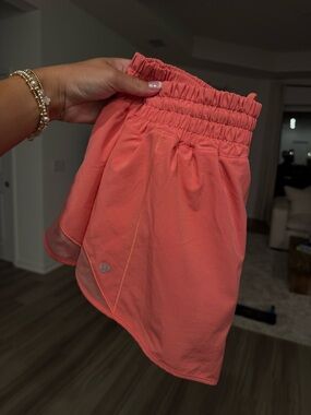 lululemon high-rise hotty hot short 2.5 inch, Raspberry Cream 🩷